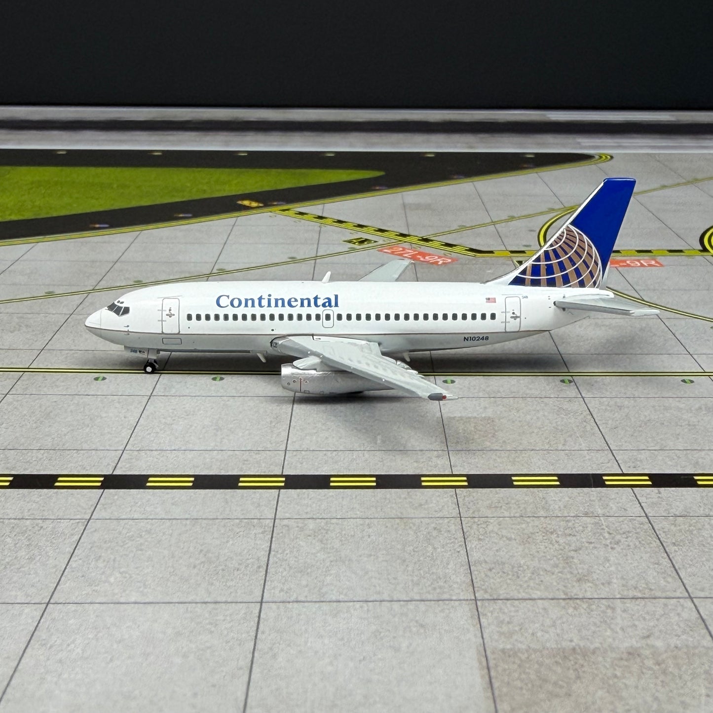 JC Wings 1:400 Continental Airlines Boeing 737-200 N10248 XX40640