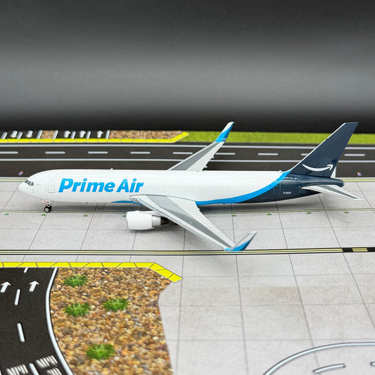 Phoenix Models 1:400 Amazon Prime Air (Cargojet) Boeing 767-300F C-GAZI 04674
