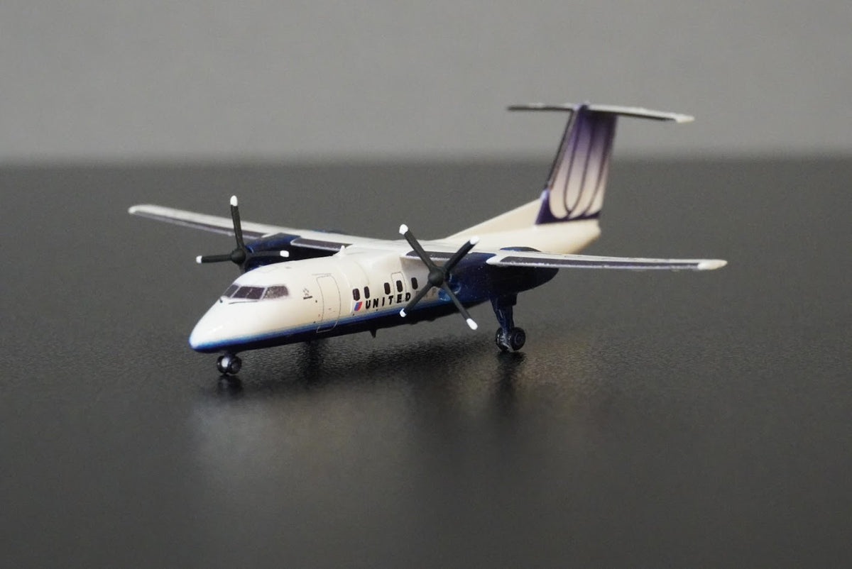 3D Design Deck 1:400 United Airlines DHC Q200 N445YV "Tulip" 180