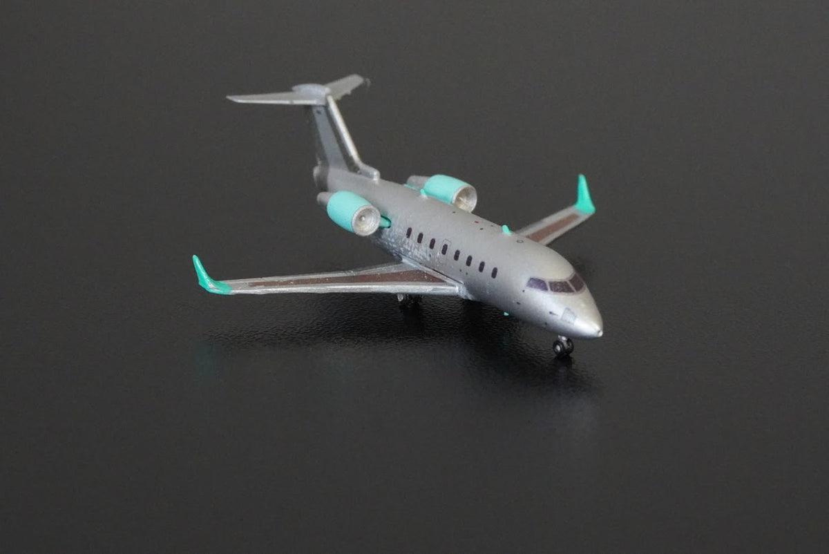 3D Design Deck 1:400 Bombardier Challenger 600 "bare metal" 189