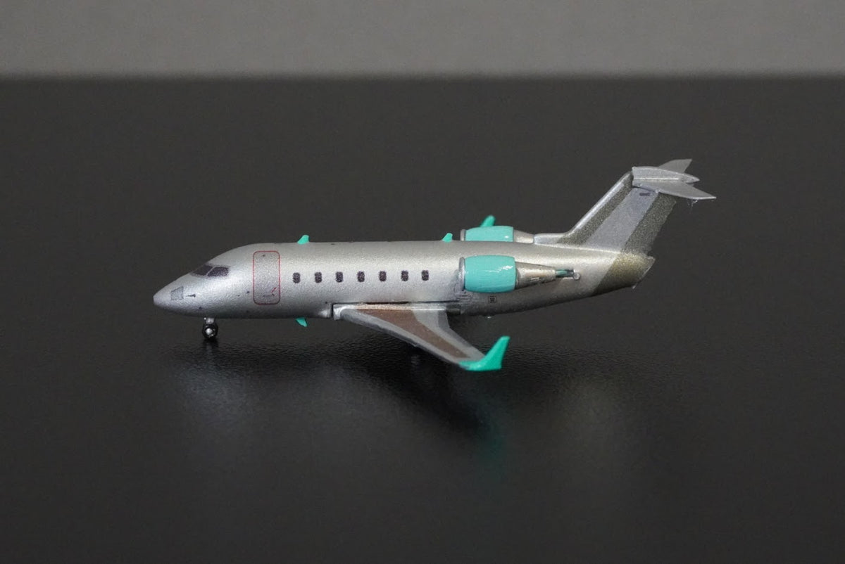 3D Design Deck 1:400 Bombardier Challenger 600 "bare metal" 189