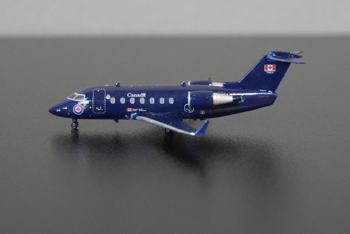 3D Design Deck 1:400 RCAF CC-144B Challenger 144616 183