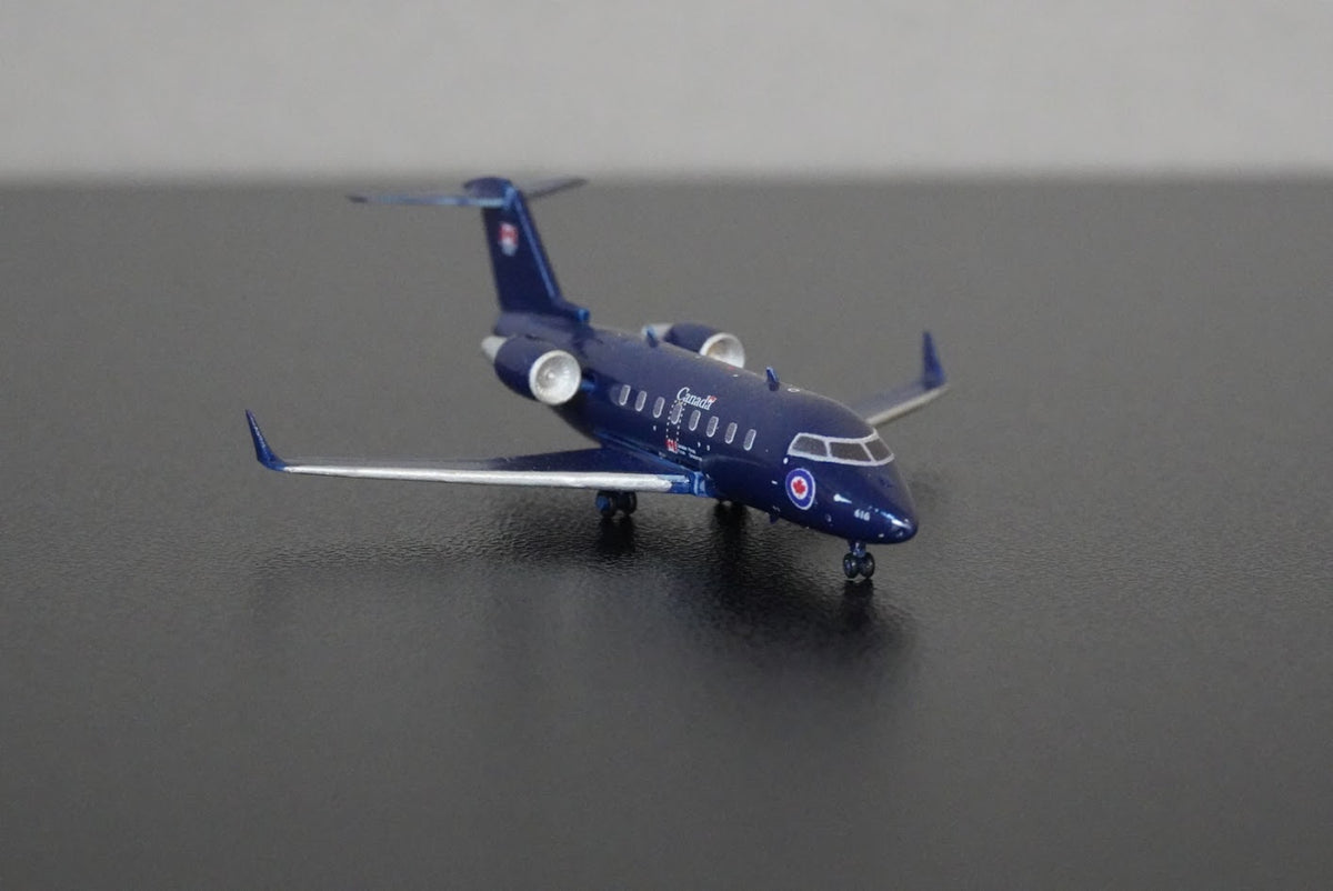 3D Design Deck 1:400 RCAF CC-144B Challenger 144616 183