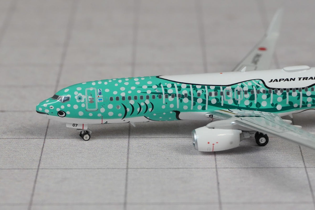 Phoenix Models 1:400 Japan Transocean Air (JAL) Boeing 737-800 JA07RK "Yui-Jimbee" 04696
