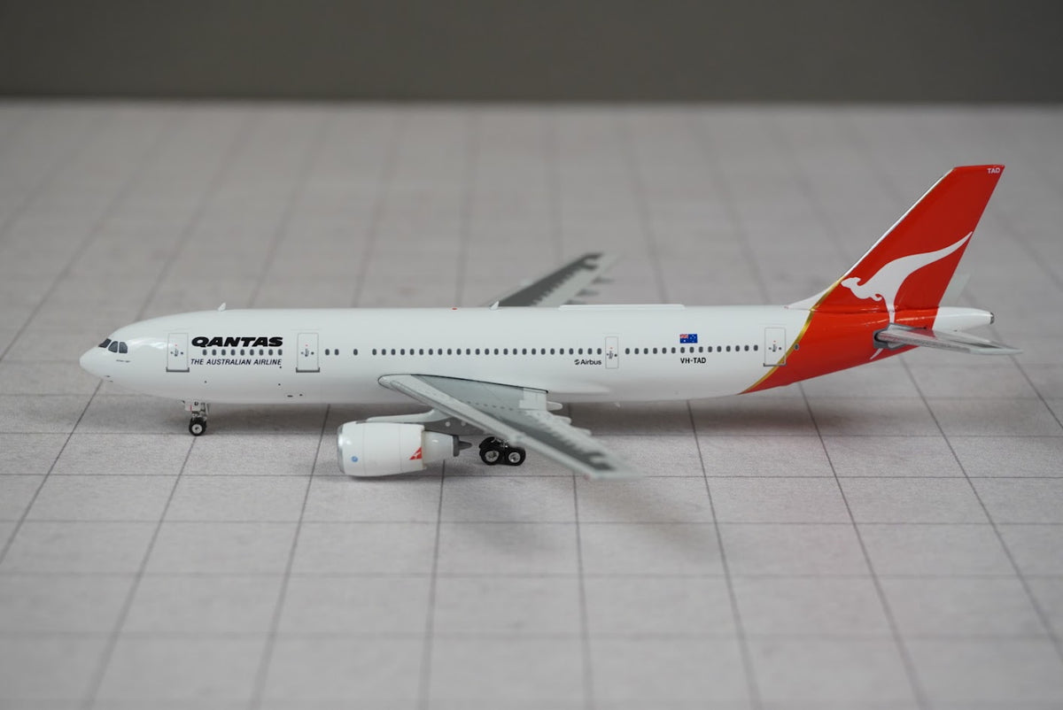 Phoenix Models 1:400 Qantas Airbus A300B4-203 VH-TAD 04688