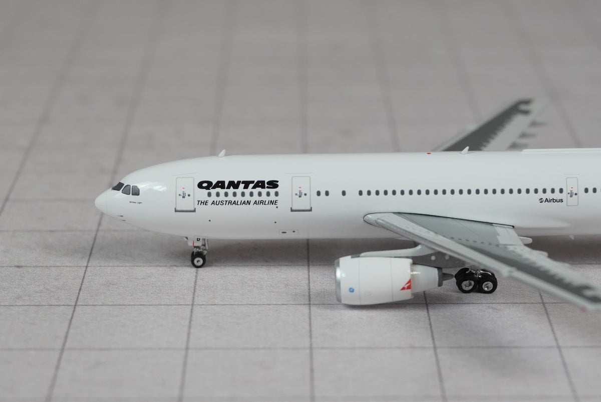 Phoenix Models 1:400 Qantas Airbus A300B4-203 VH-TAD 04688