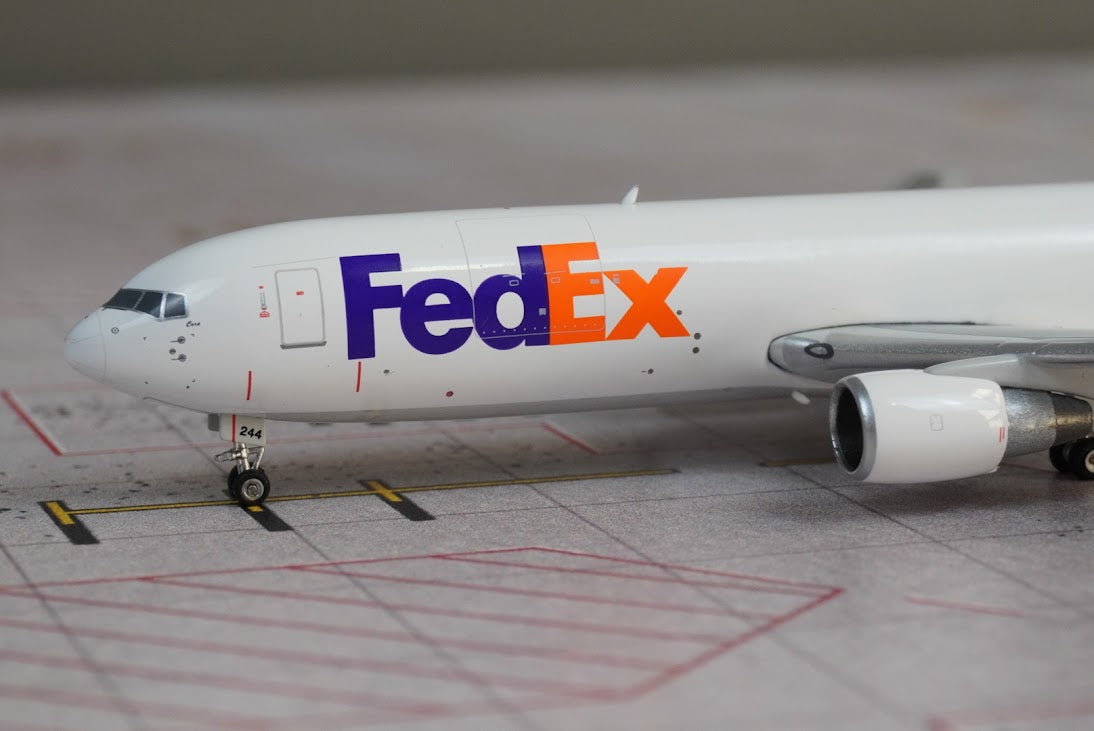 Phoenix Models 1:400 FedEx Boeing 767-300F N244FE "150th and last 767 for FedEx" 04703