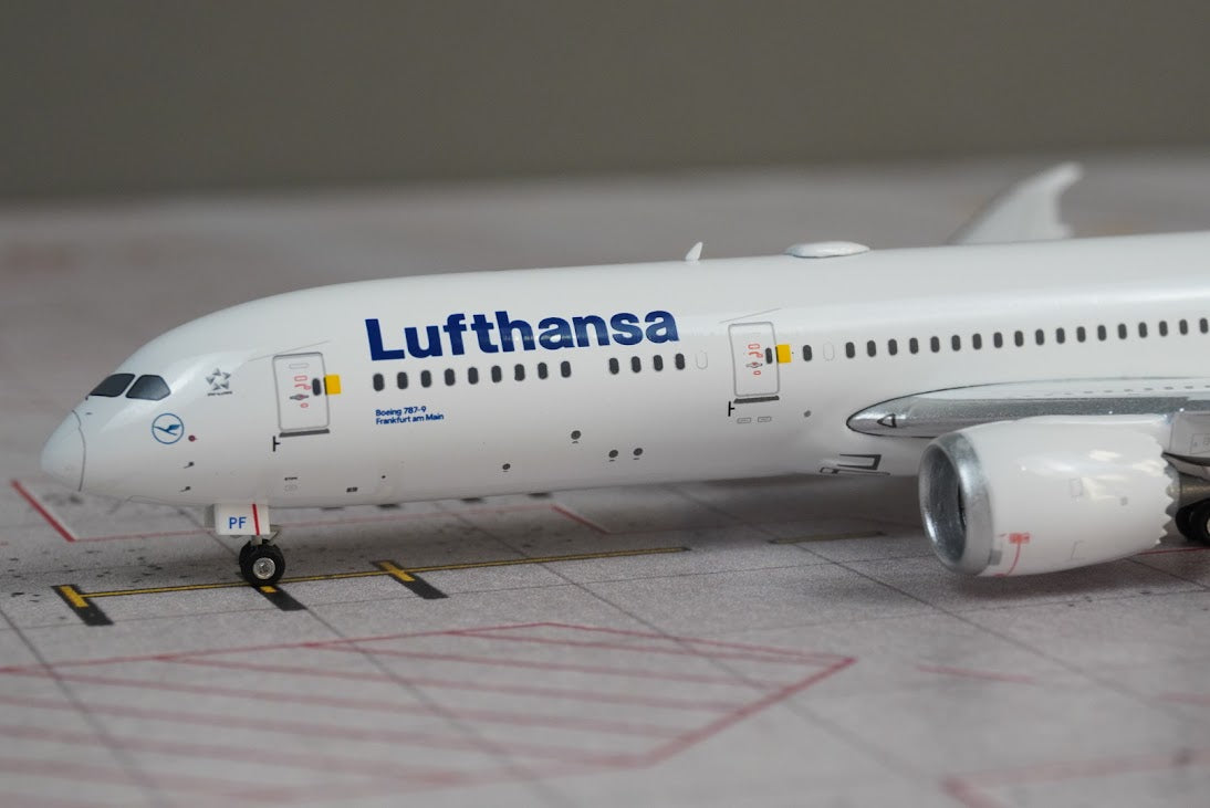 Phoenix Models 1:400 Lufthansa Boeing 787-9 D-ABPF 04705