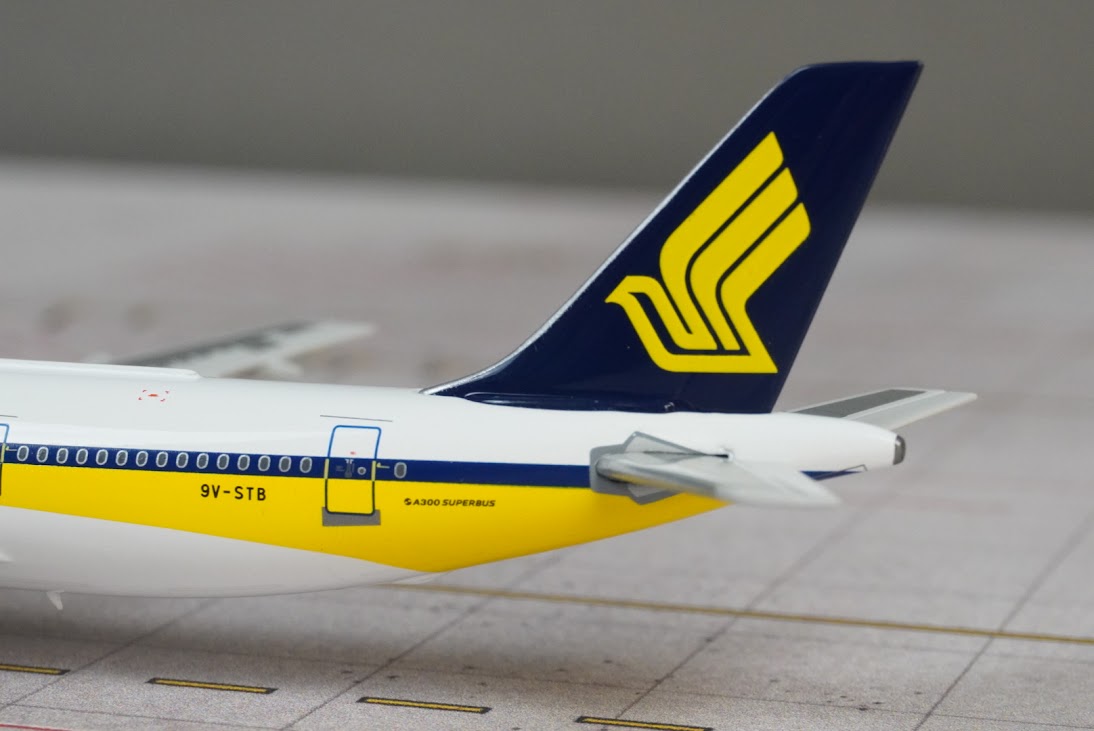 Phoenix Models 1:400 Singapore Airlines Airbus A300B4-203 9V-STB 04700