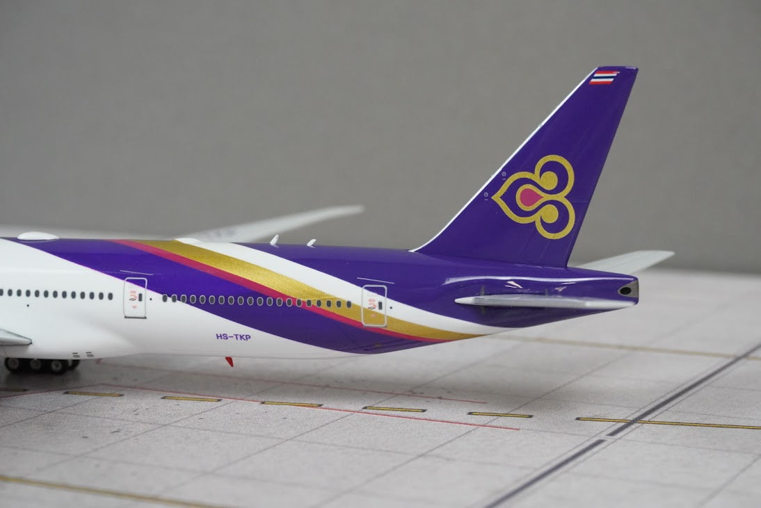 Phoenix Models 1:400 Thai Airways Boeing 777-300ER HS-TKP 12102