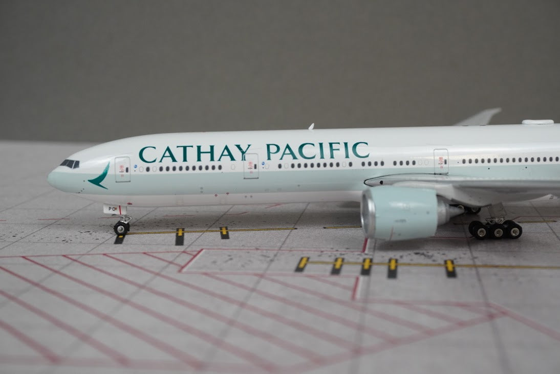 Phoenix Models 1:400 Cathay Pacific Boeing 777-300ER B-KPO "80 Years Together" 04704