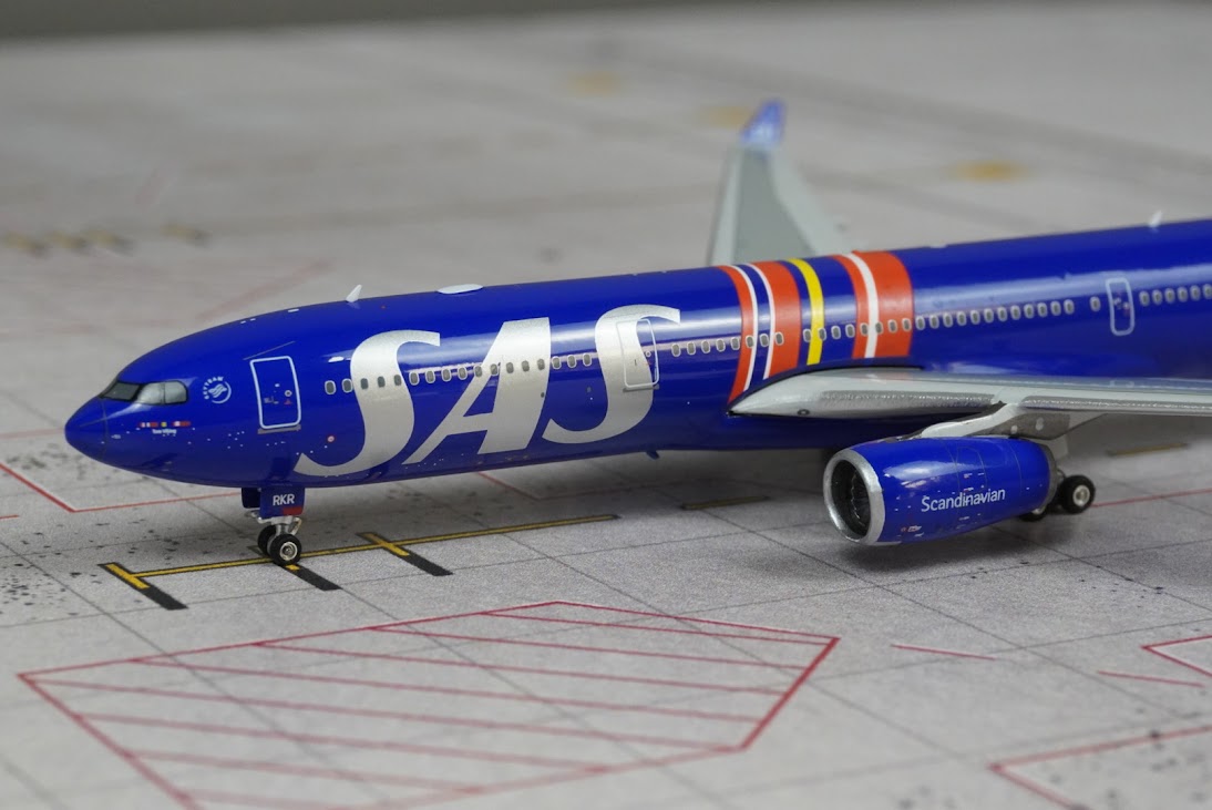 Phoenix Models 1:400 SAS Scandinavian Airbus A330-300 LN-RKR "80 Years" 12096