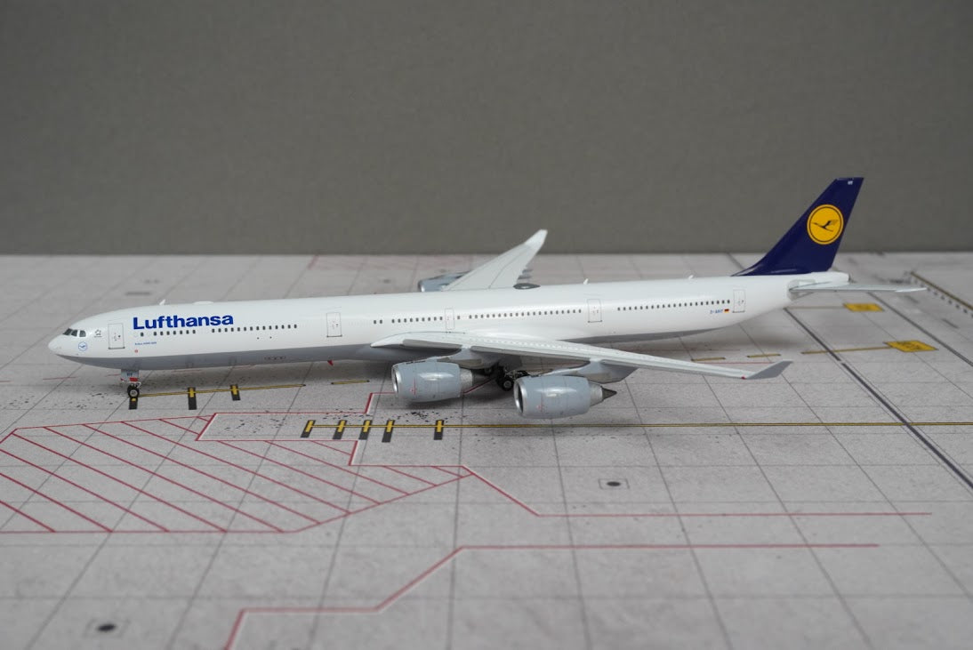 Phoenix Models – Wildcat Diecast