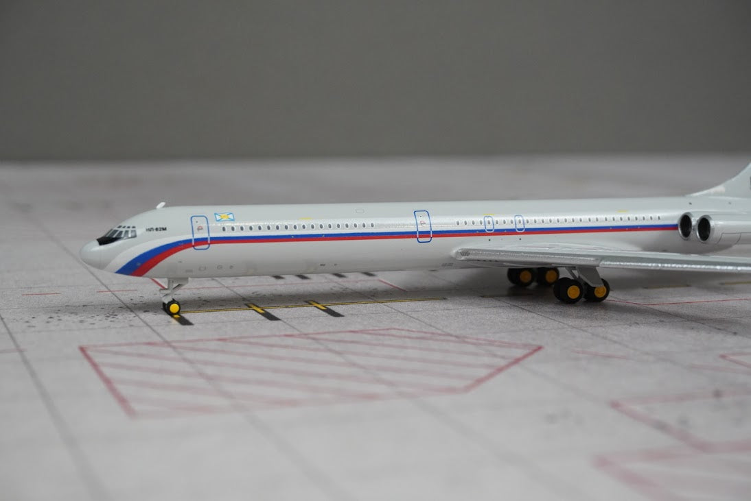 Phoenix Models 1:400 Rossiya Russian Navy Ilyushin IL-62M RA-86540 12106