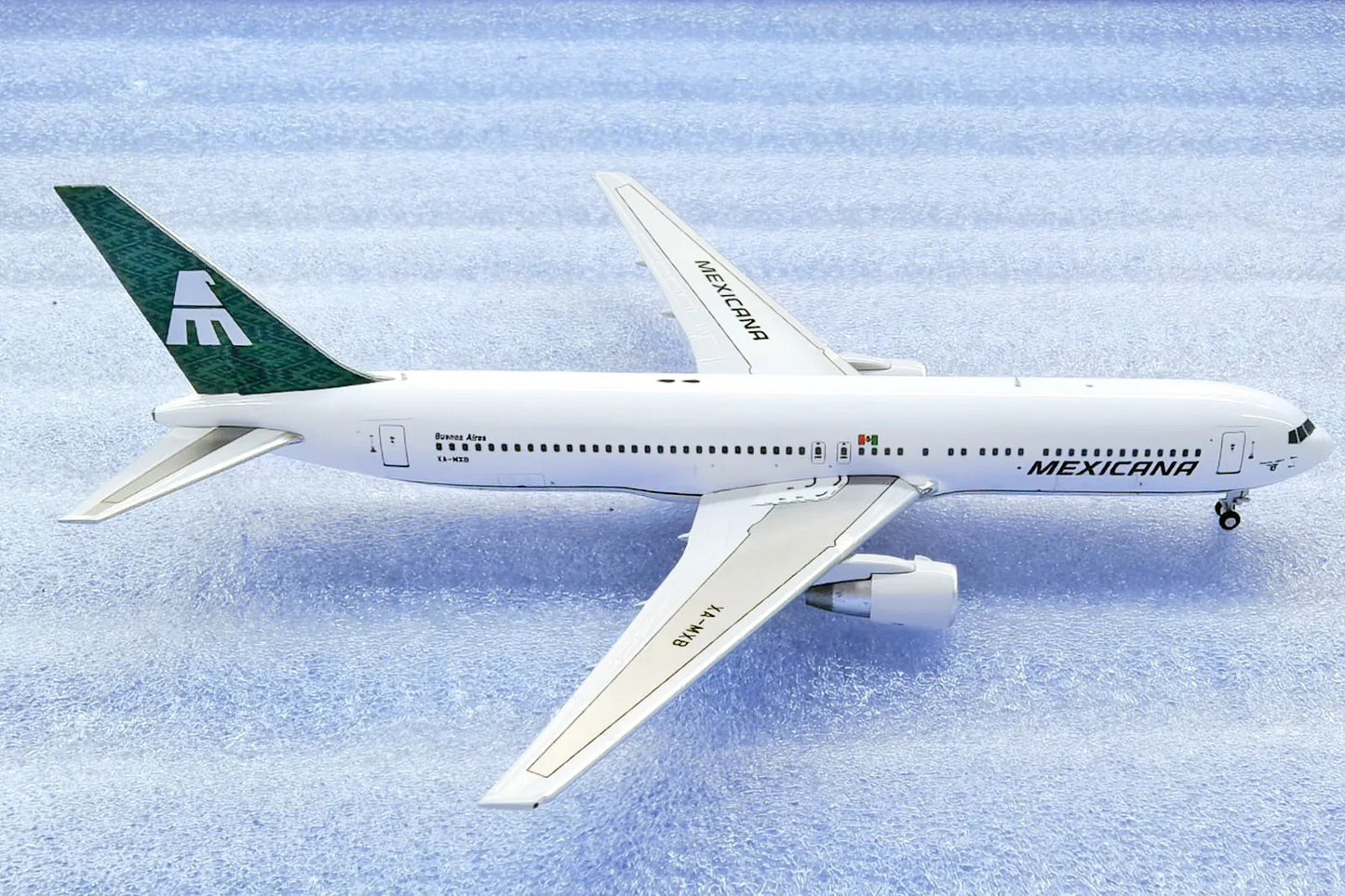 El Aviador 1:400 Mexicana Boeing 767-300 XA-MXB EAV400-MXB