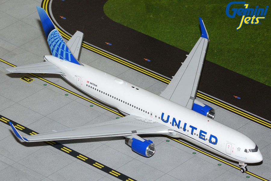 Gemini200 United Airlines Boeing 767-300ER N670UA G2UAL1257
