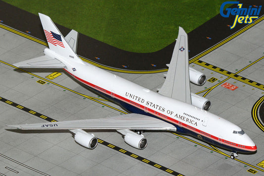 Pre-Order GeminiJets 1:400 USAF Air Force One Boeing 747-8i (VC-25B) 31000 GJAFO2401