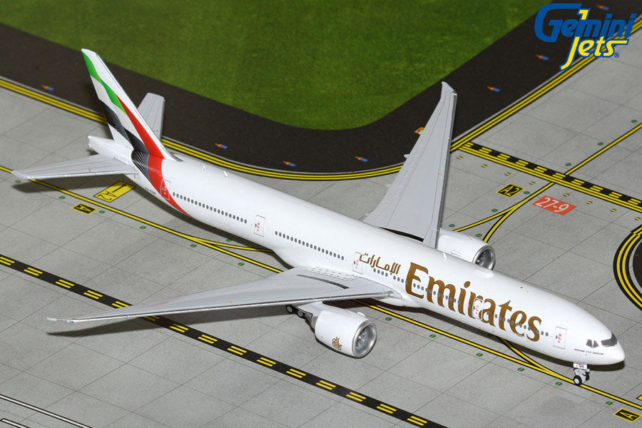 GeminiJets 1:400 Emirates Boeing 777-300ER A6-EQH GJUAE2318