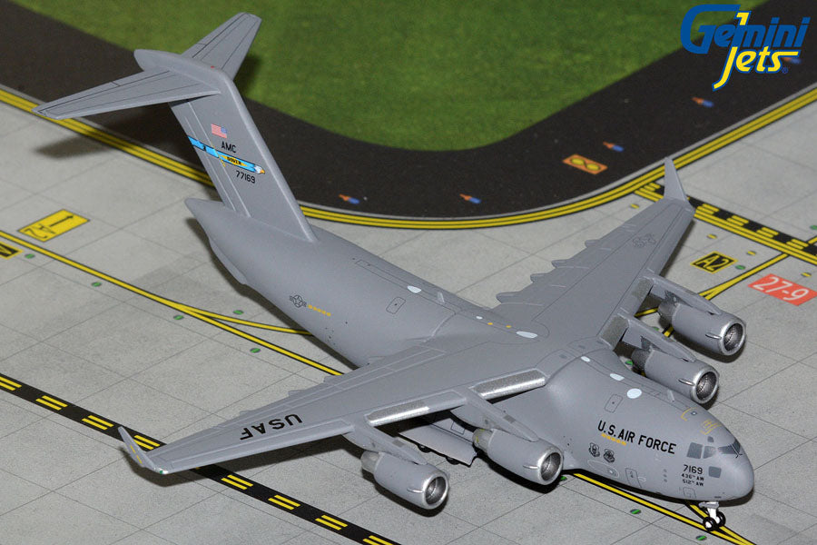 GeminiJets 1:400 United States Air Force Boeing C-17 Globemaster III 07-7169 Dover AFB GMUSA164