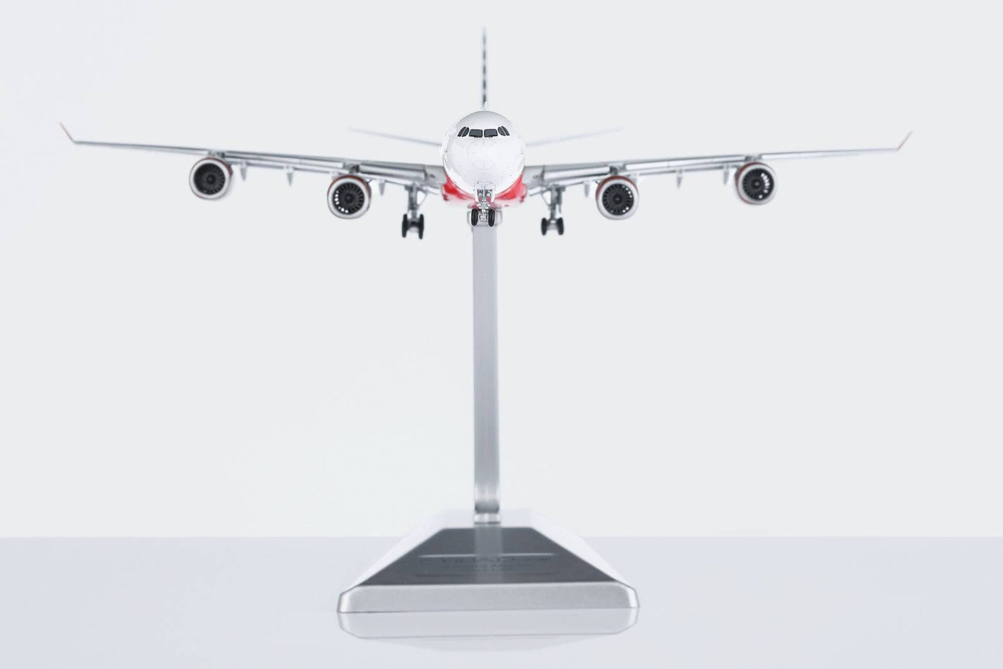 HX Models 1:400 Etihad Airways Airbus A340-600 A6-EHJ "F1" Flaps Down HY346096F