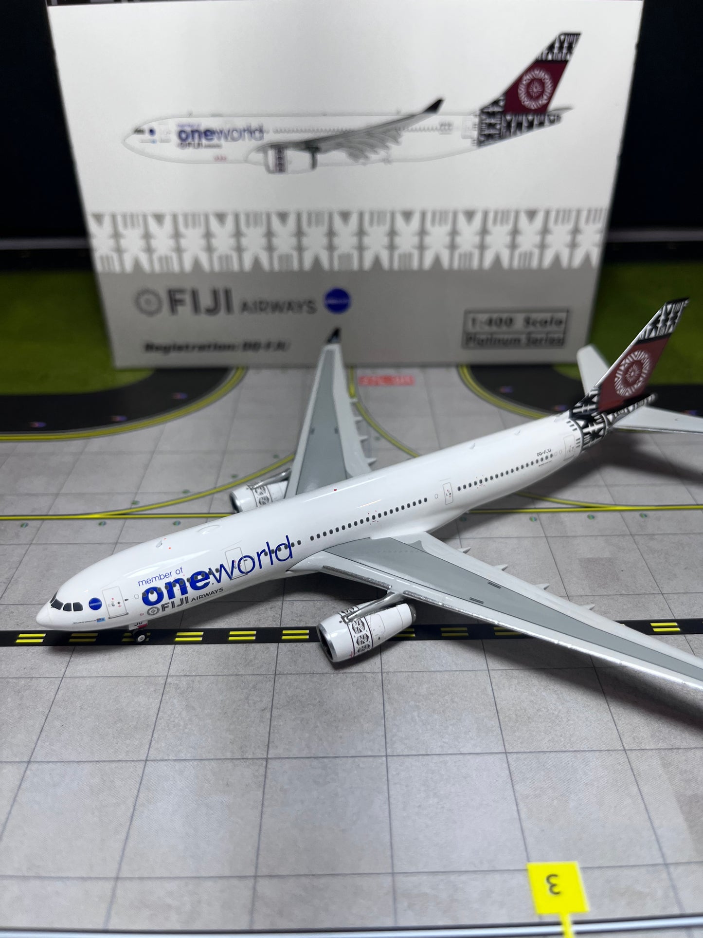 Phoenix Models 1:400 Fiji Airways Airbus A330-200 DQ-FJU 12009