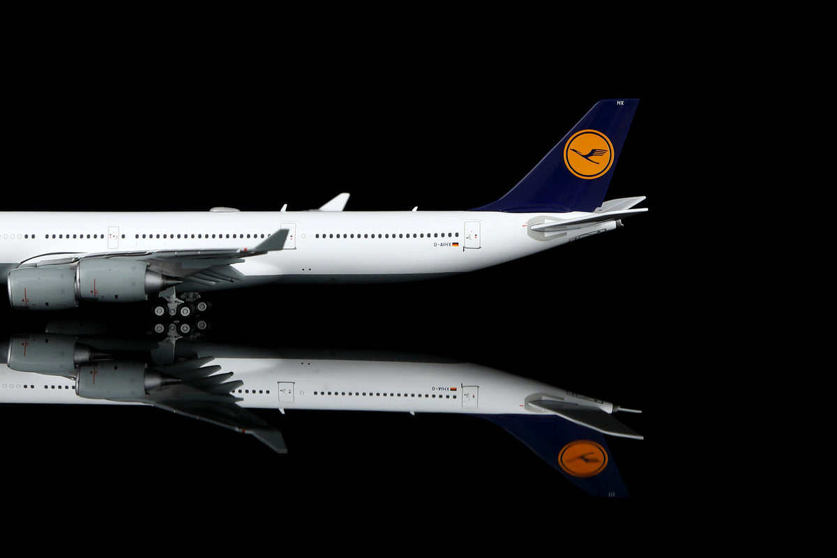 YY Wings 1:400 Lufthansa Airbus A340-600 D-AIHX Flaps Down YY34625F