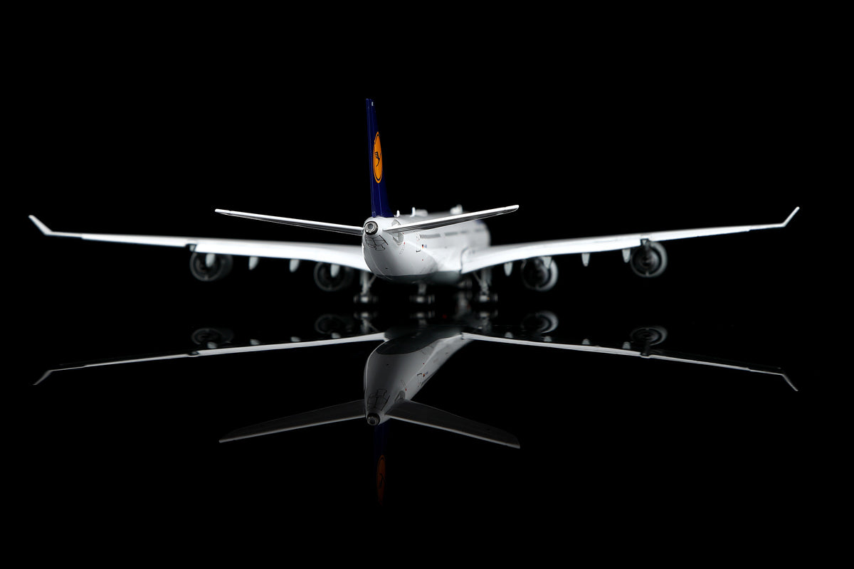 YY Wings 1:400 Lufthansa Airbus A340-600 D-AIHX Flaps Down YY34625F