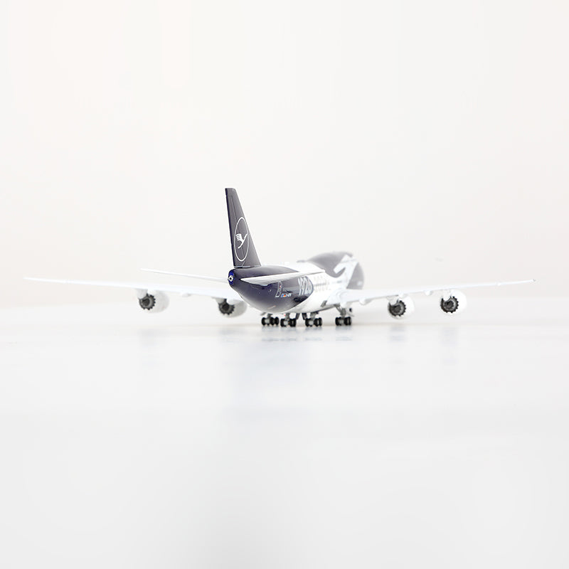 HX Models 1:400 Lufthansa Boeing 747-8 D-ABYN "100 Years"