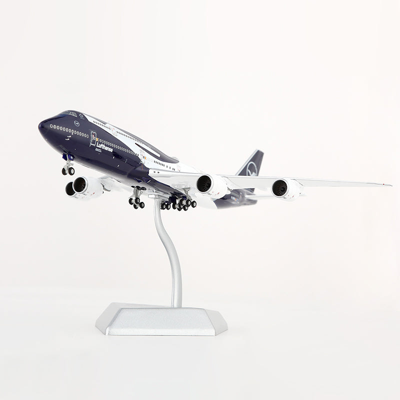HX Models 1:400 Lufthansa Boeing 747-8 D-ABYN "100 Years"