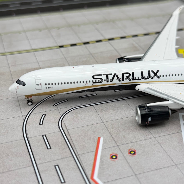 Phoenix Models 1:400 Starlux Airlines Airbus A350-1000 B-58551 12036