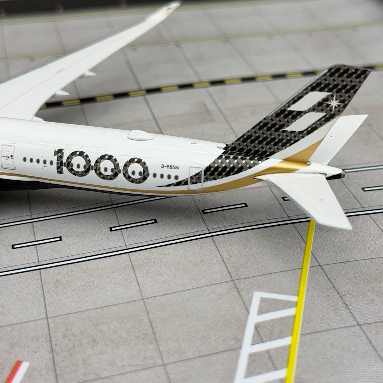 Phoenix Models 1:400 Starlux Airlines Airbus A350-1000 B-58551 12036