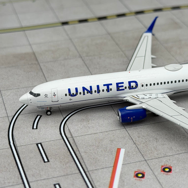 Aero Polaris 1:400 United Airlines Boeing 737-800 N12218 HA7380027