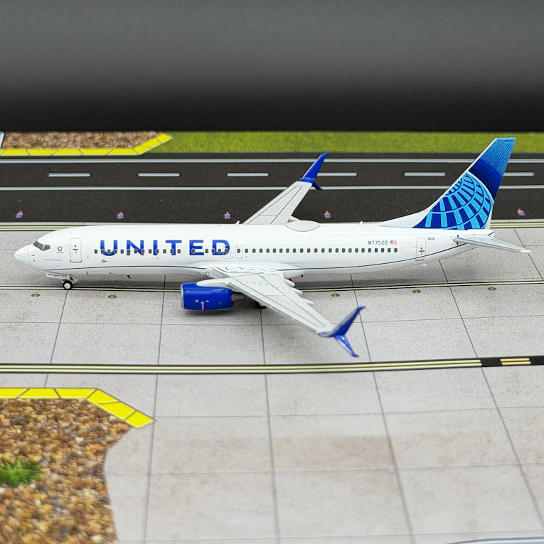 Aero Polaris 1:400 United Airlines Boeing 737-800 N77520 HA7380026