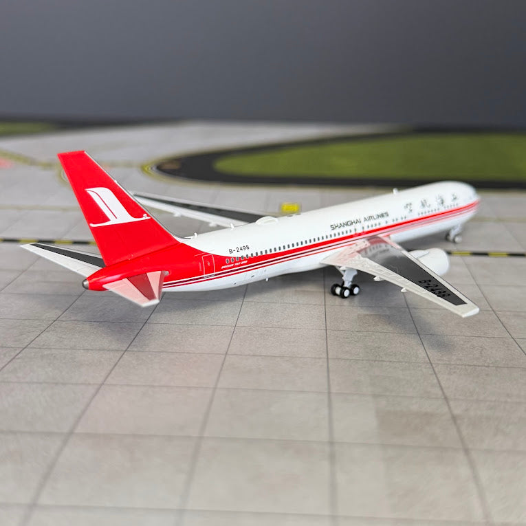 C Models 1:400 Shanghai Airlines Boeing 767-300 B-2498 C0051