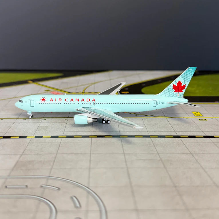 *Imperfect* C Models 1:400 Air Canada Boeing 767-300 C-FOCA C0049