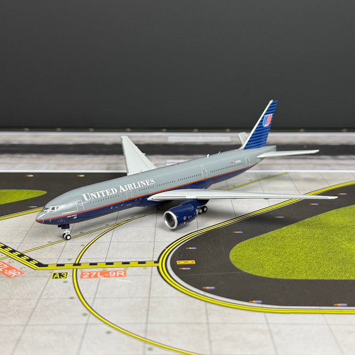 JC Wings 1:400 United Airlines Boeing 777-200 N777UA "Battleship" XX40206