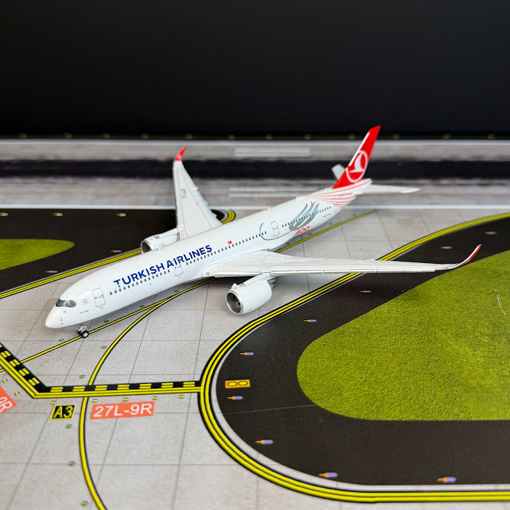 JC Wings 1:400 Turkish Airlines Airbus A350-900 TC-LGH "400th Aircraft" Flaps Down XX40171A