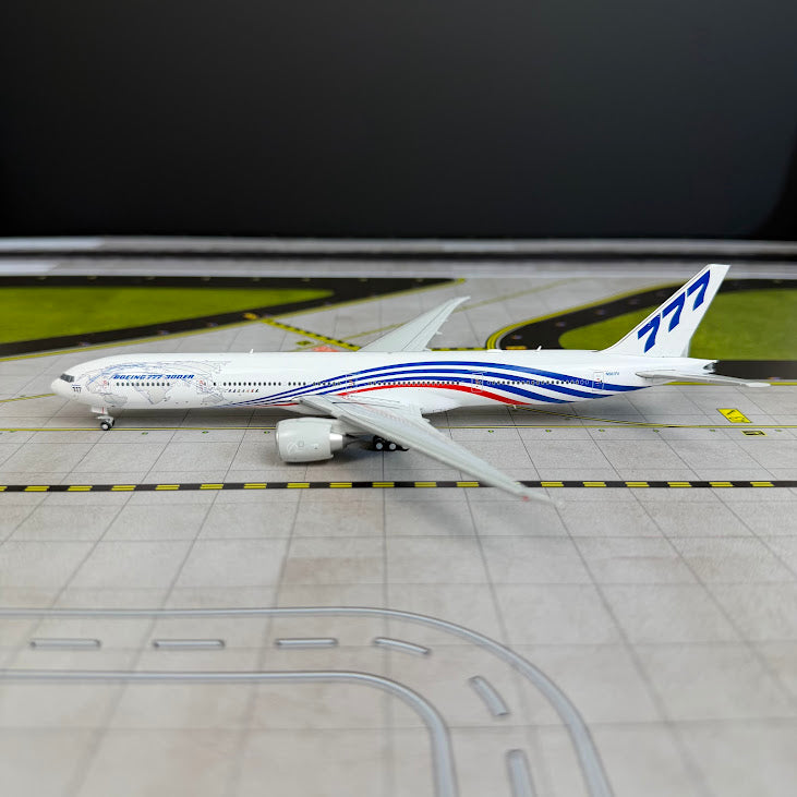 JC Wings 1:400 Boeing 777-300ER N5017V "World Tour" XX4972
