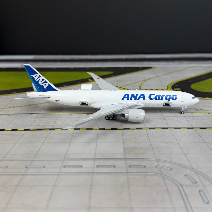 JC Wings 1:400 ANA Cargo Boeing 777F JA772F "Blue Jay" Interactive XX40084C