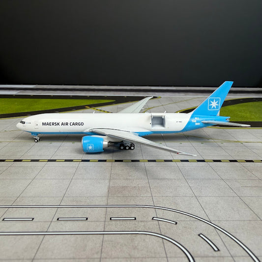 JC Wings 1:400 Maersk Air Cargo Boeing 777F OY-MAC Interactive XX40289C