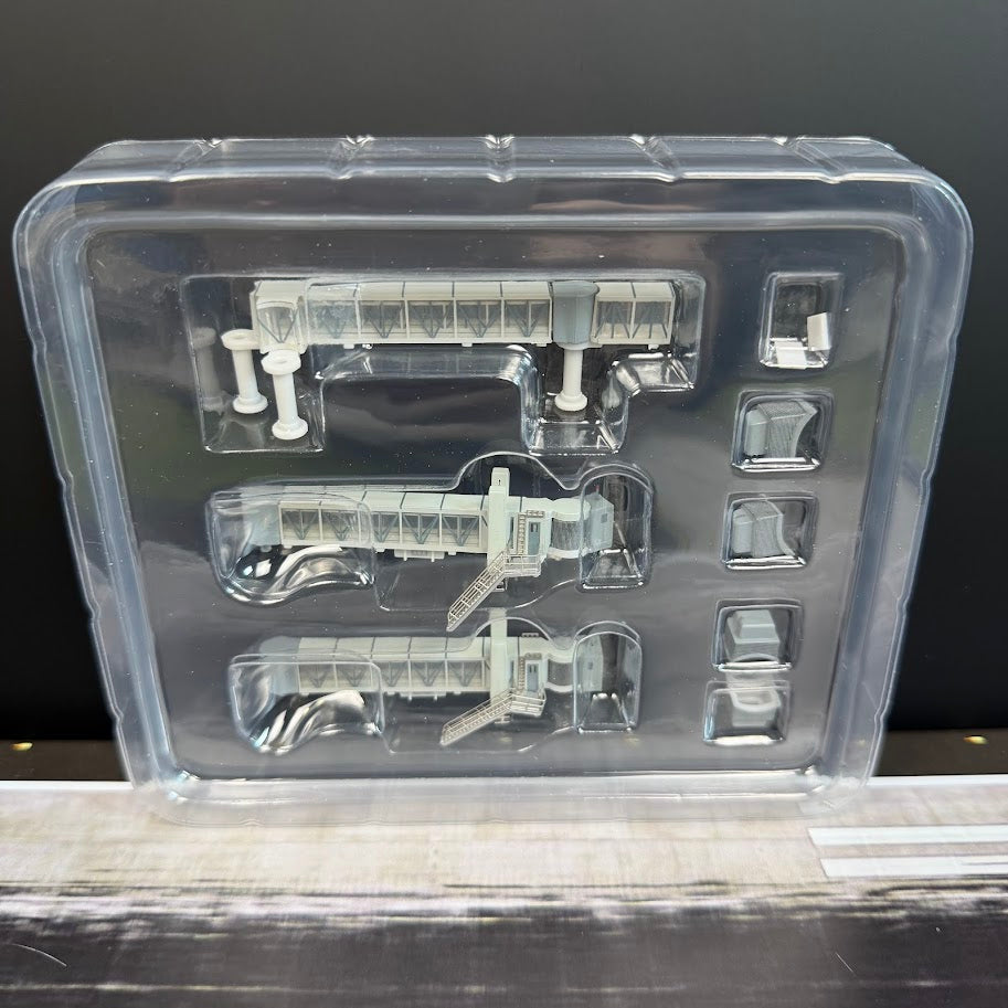 JC Wings 1:400 Passenger Air Bridge Boeing 747 Transparent LH4387
