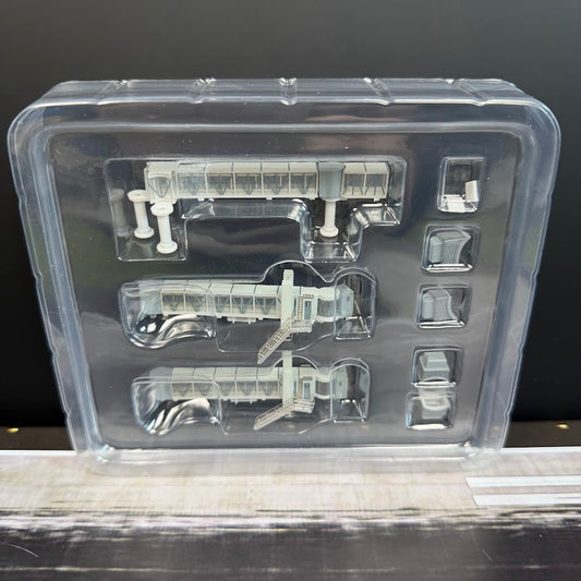 JC Wings 1:400 Passenger Air Bridge Boeing 747 Transparent LH4387