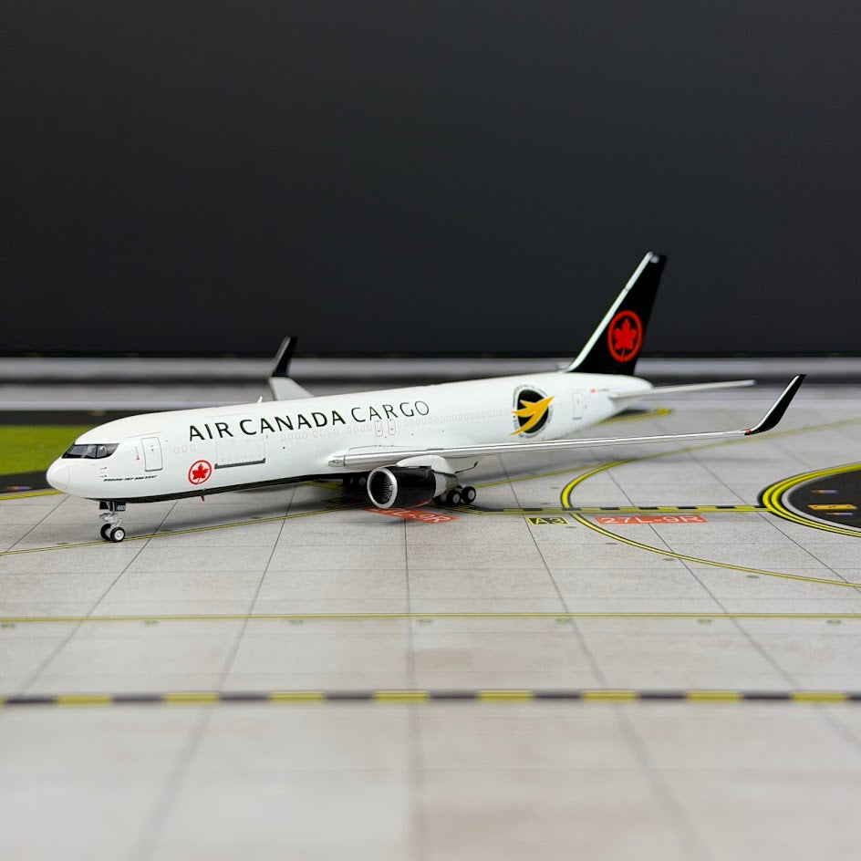 C Models 1:400 Air Canada Cargo Boeing 767-300F C-GHLU "Air Transport World 2024" C0047