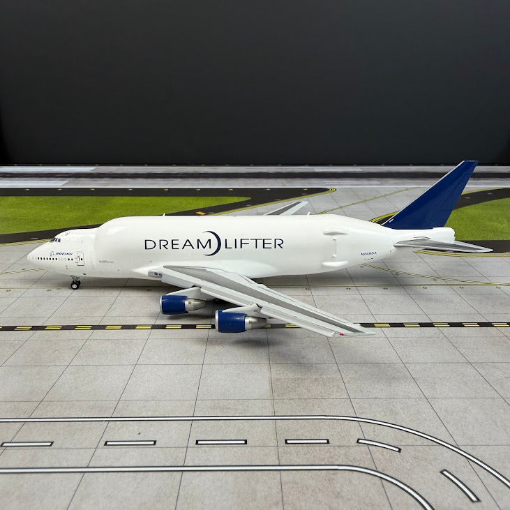 JC Wings 1:400 Boeing 747LCF Dreamlifter N249BA Flaps Down