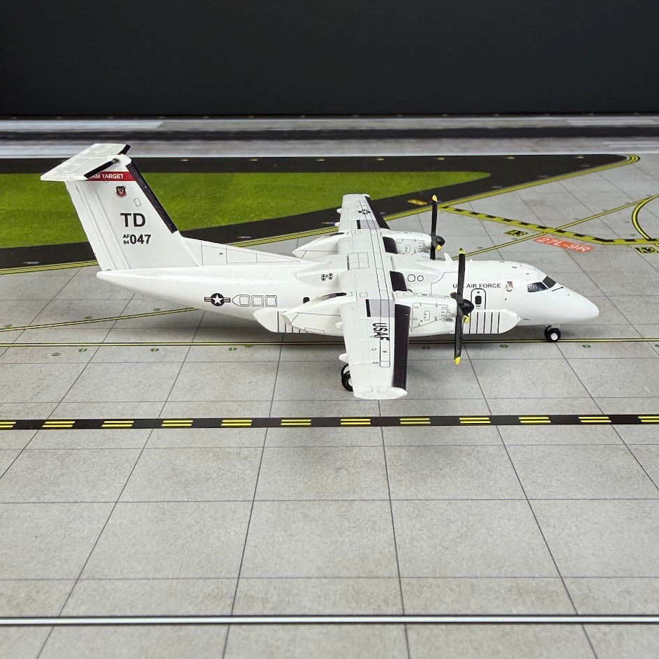 3DD 1:200 USAF DHC Q100 (E-9) 84-0047 174