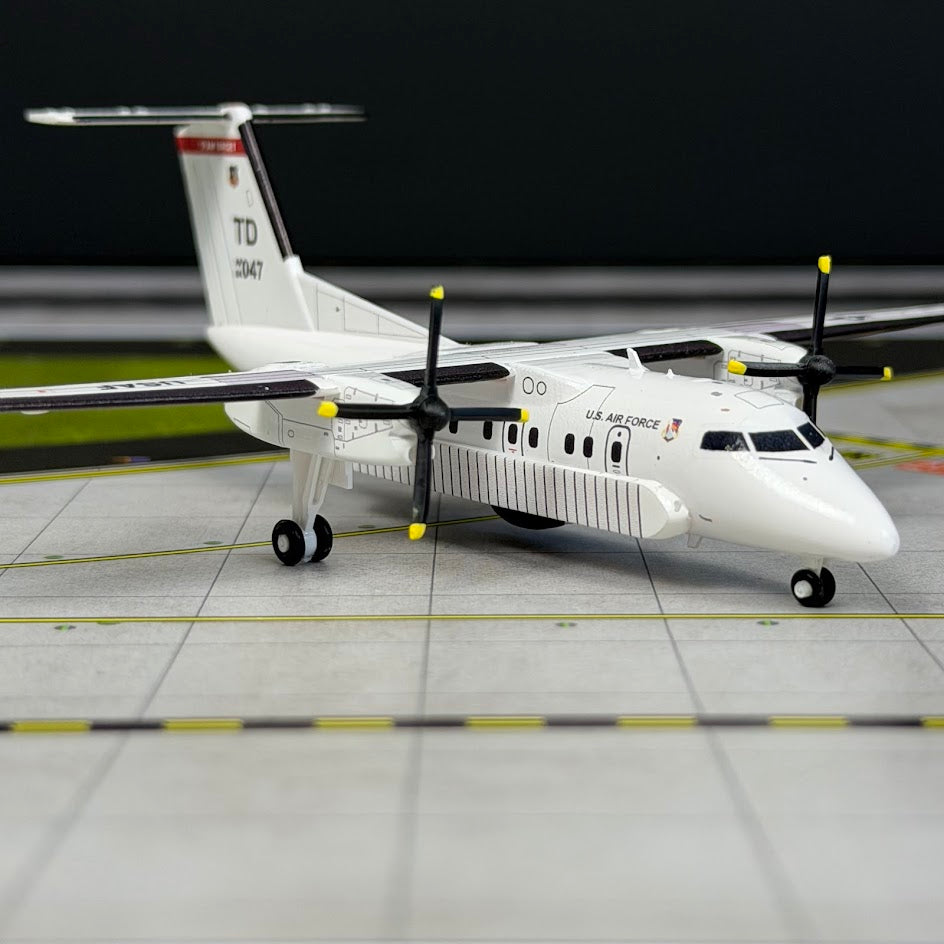 3DD 1:200 USAF DHC Q100 (E-9) 84-0047 174