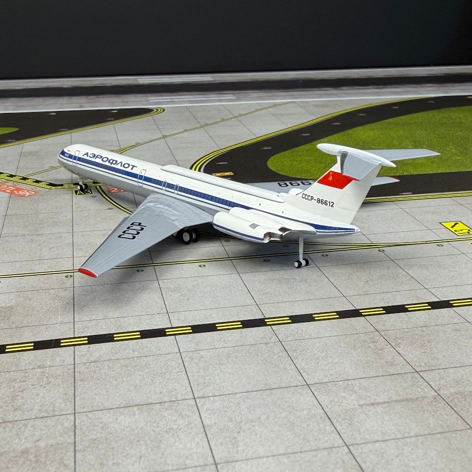 Phoenix Models 1:400 Aeroflot Ilyushin IL-62 CCCP-86612 12042