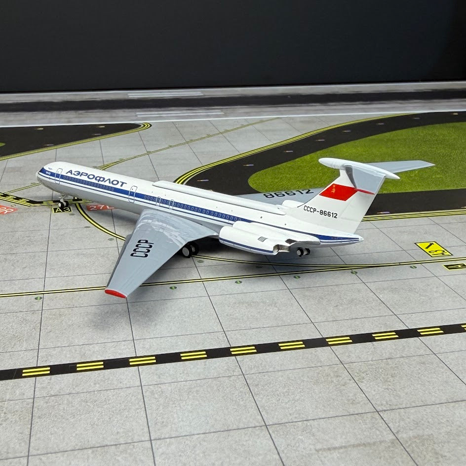 Phoenix Models 1:400 Aeroflot Ilyushin IL-62 CCCP-86612 12042