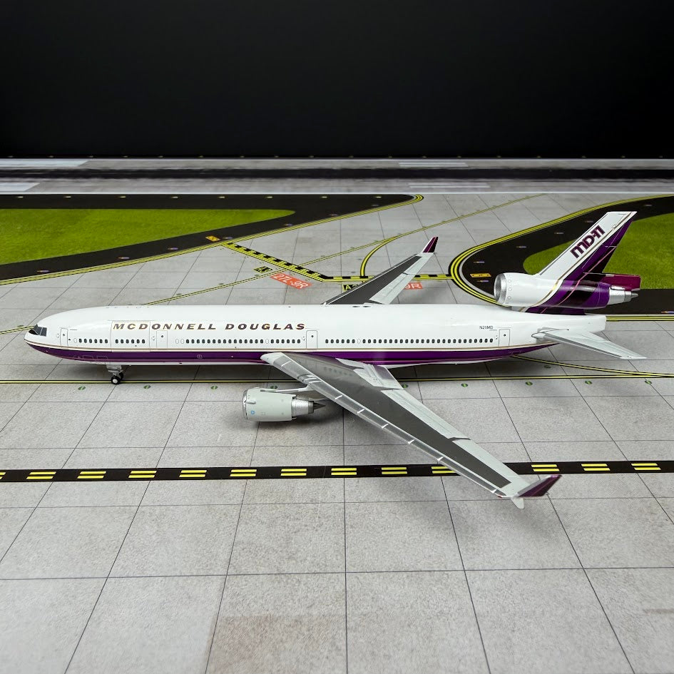 YY Wings 1:400 McDonnell Douglas MD-11 N211MD House Livery