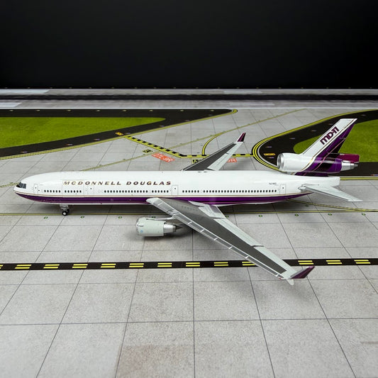YY Wings 1:400 McDonnell Douglas MD-11 N211MD House Livery